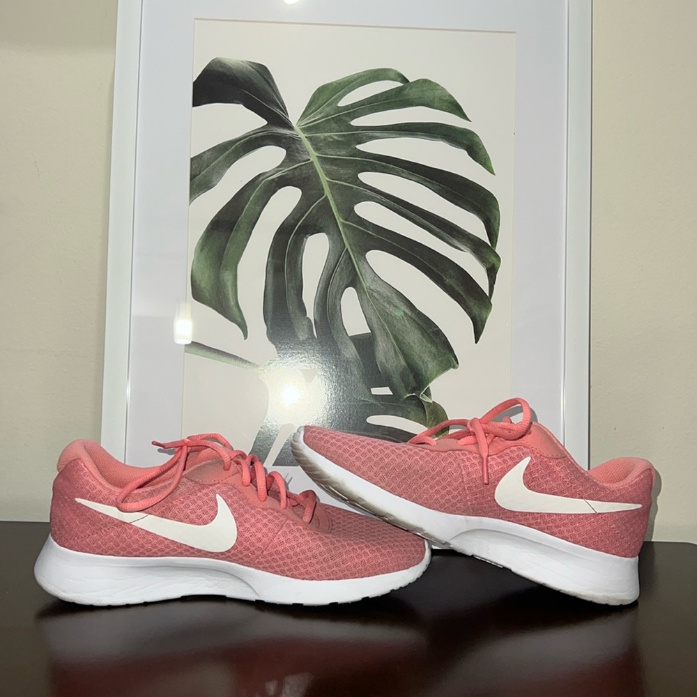 🍑Nike Tanjun Sneakes🍑